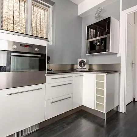 Maison Centre + Garage *